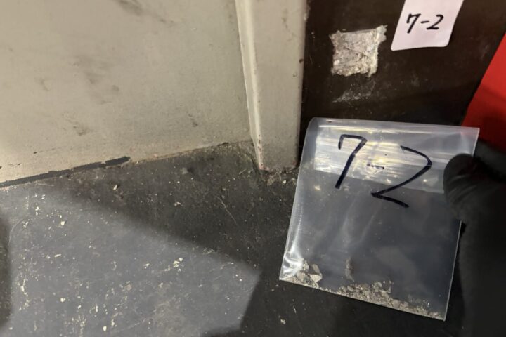 某○○展示施設アスベスト含有分析調査の調査写真
