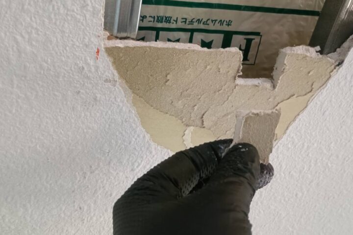某住宅アスベスト調査の調査写真