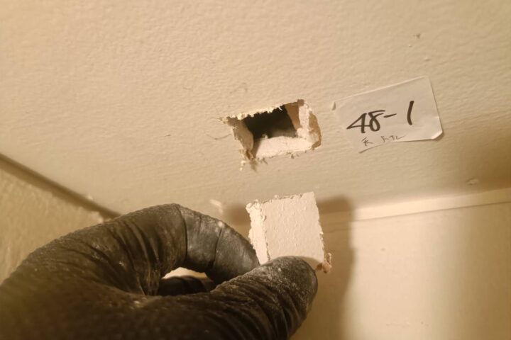 某公共施設アスベスト含有建材分析調査・事前調査の調査写真