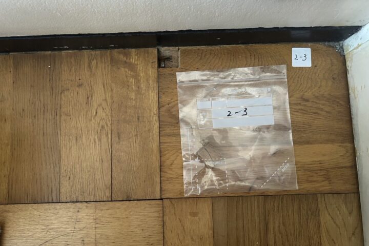 某○○寮建材採取及びアスベスト分析調査業務の調査写真