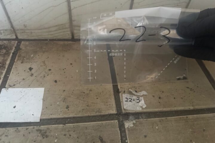 某○○寮建材採取及びアスベスト分析調査業務の調査写真