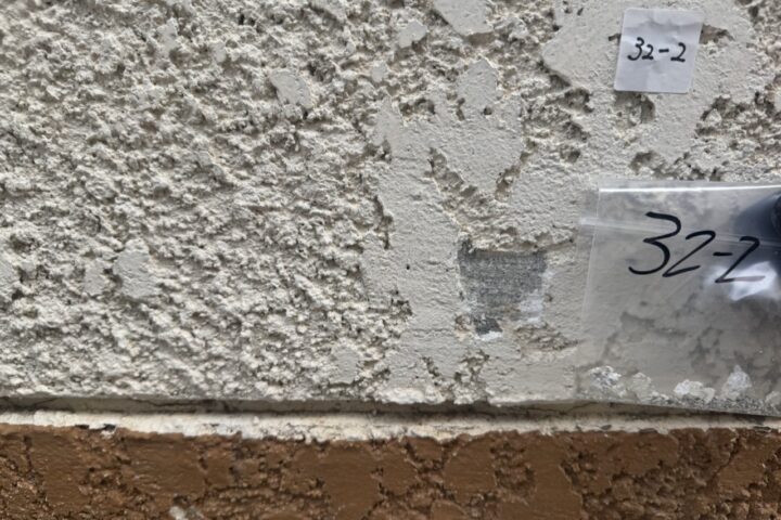 某○○寮建材採取及びアスベスト分析調査業務の調査写真