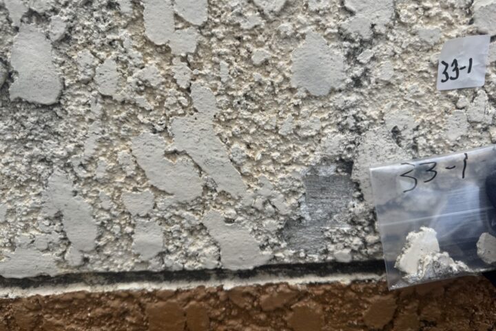 某○○寮建材採取及びアスベスト分析調査業務の調査写真