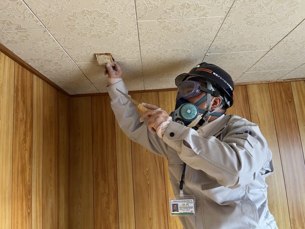 軽量鉄骨3階建て店舗付き住宅の調査写真