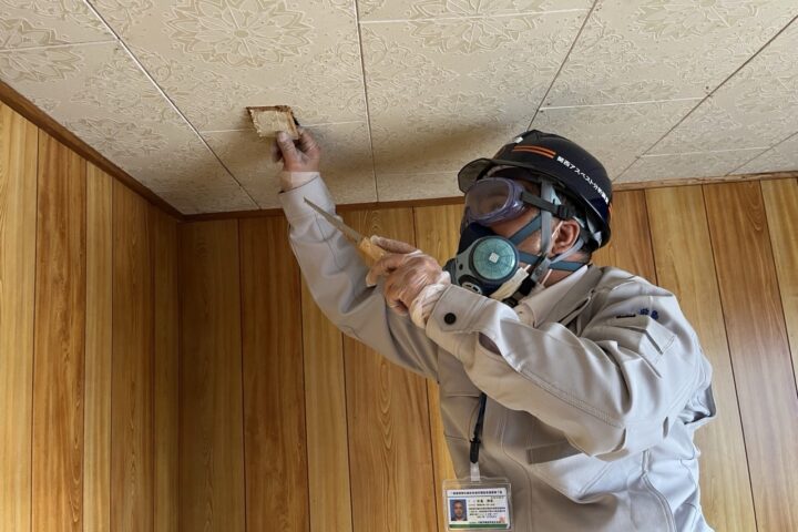 軽量鉄骨3階建て店舗付き住宅の調査写真