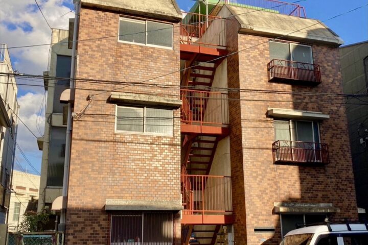 軽量鉄骨造3階建ての調査写真