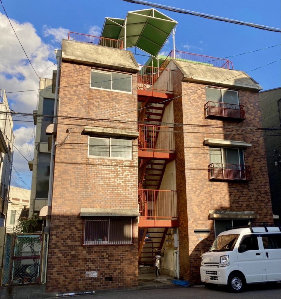 軽量鉄骨造3階建ての調査写真